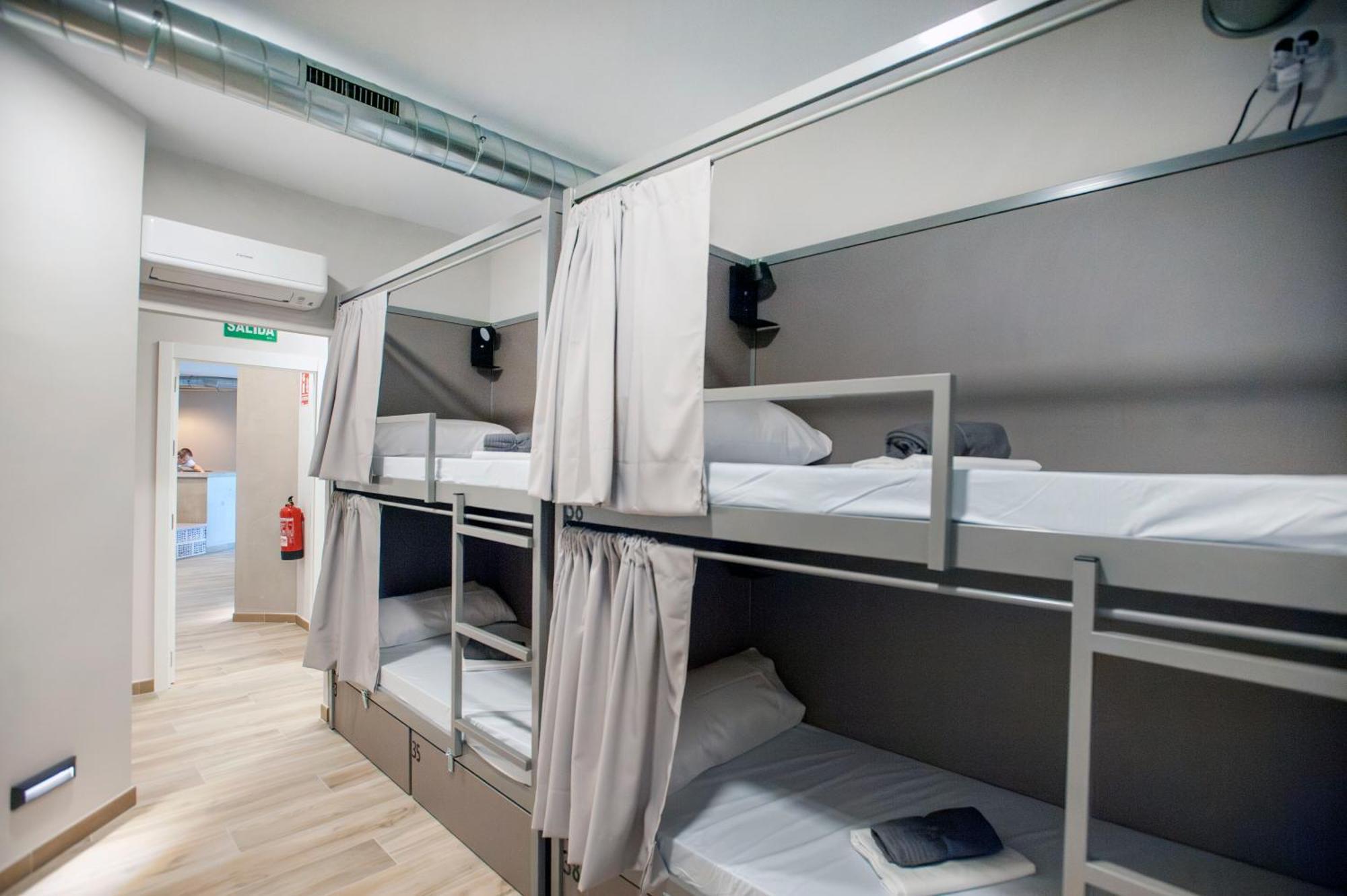 Hostel Dos Estaciones - Free Towels, Coffee & Tea, Remote Check-In Аликанте Экстерьер фото